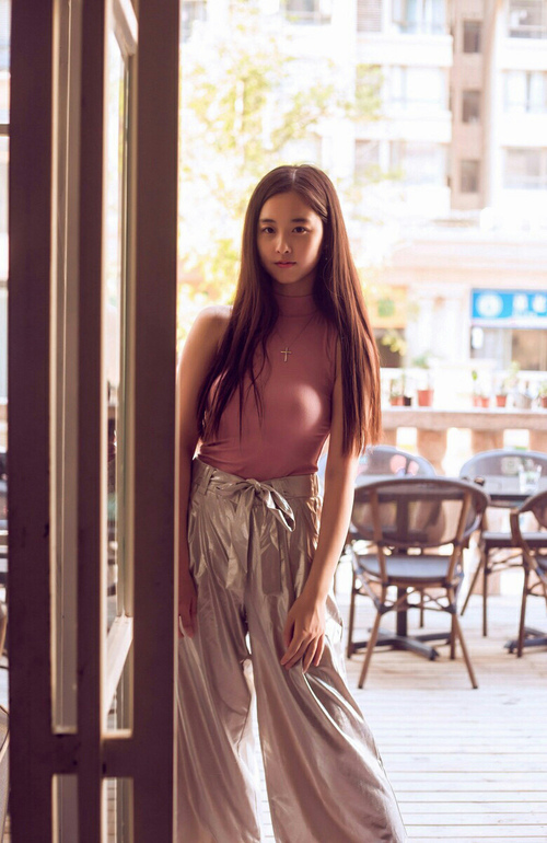 随机海底潜水救援表演，演练救援技能展团队实力，海底潜水员视频