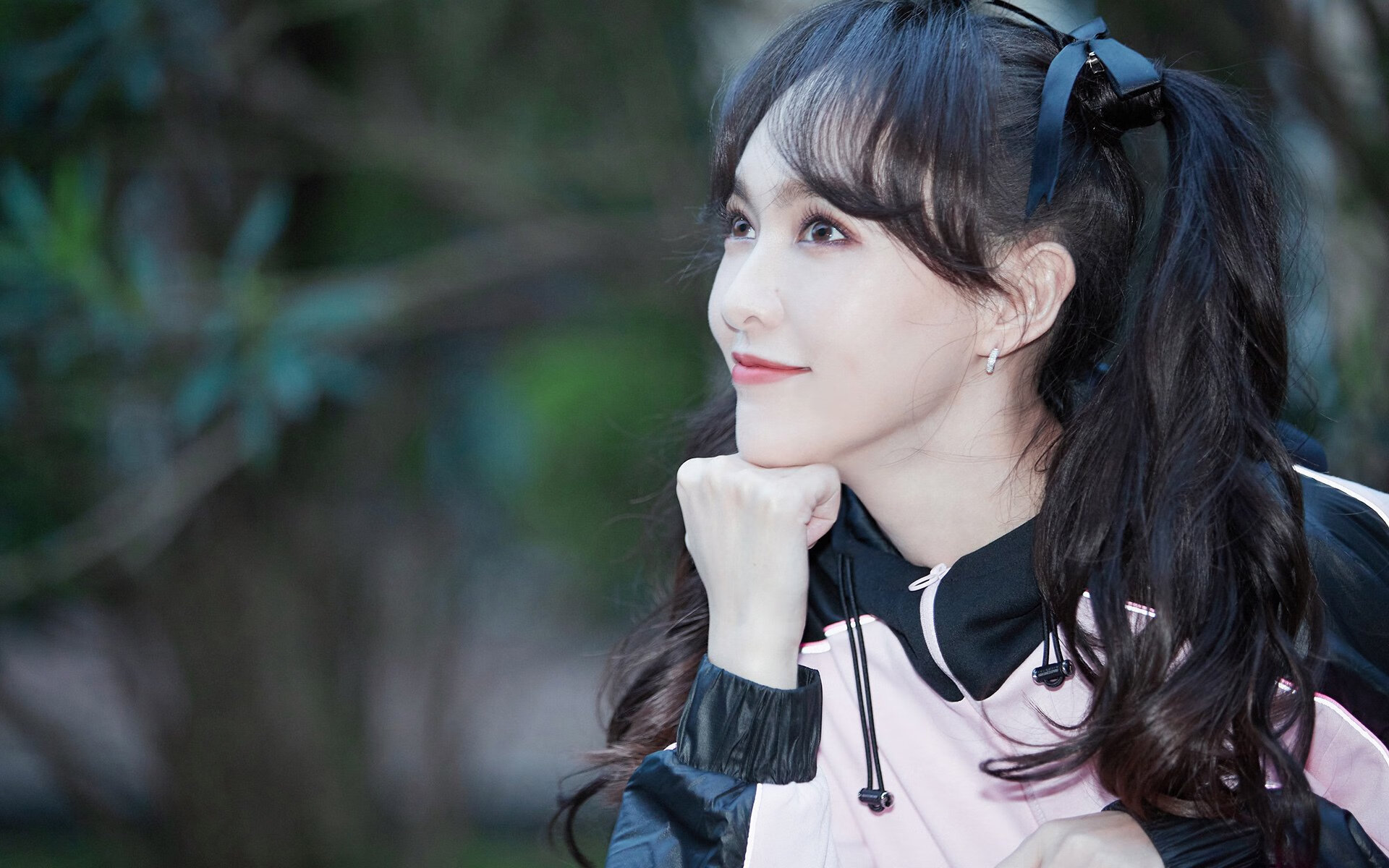 九游网-“飞盘争夺：三叉湖田径场迎来世界级飞盘竞技盛宴”